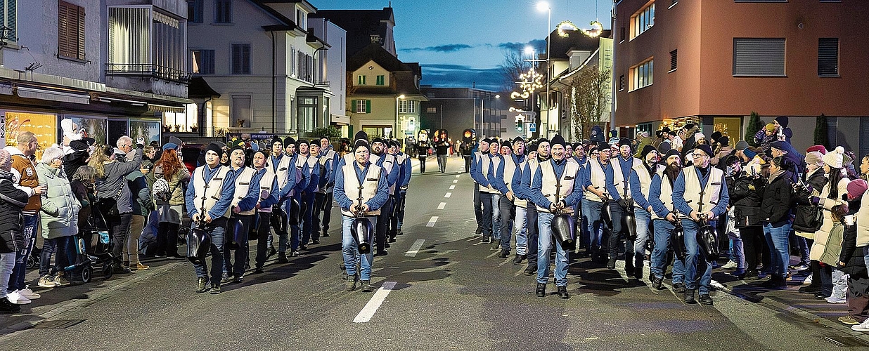 Die Johanniter Trychler Reiden beim Samichlauseinzug. Die Johanniter Trychler Reiden beim Samichlauseinzug.