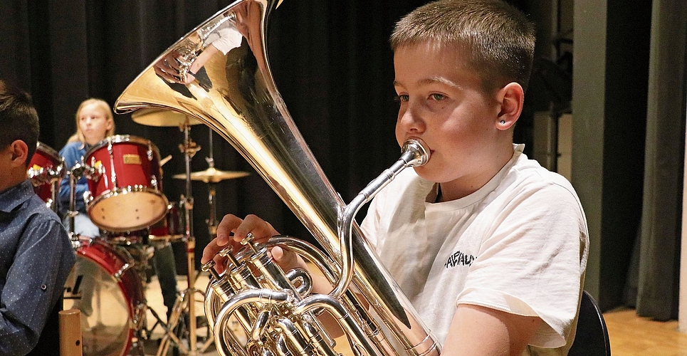 Die Regionale Jugendmusik Aareland vereint Blas- und Schlaginstrumente in ihren Reihen.Bild: Doris Sestito