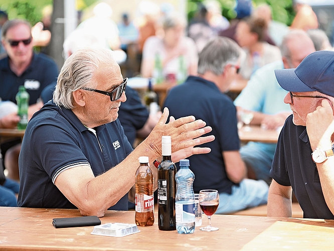 Das Gesellige wird beim Pétanque-Plauschspieltag gross geschrieben.