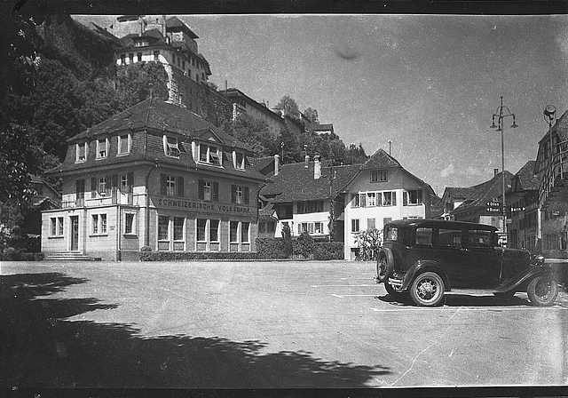 Der Kandelaber auf dem Centralplatz um 1930.