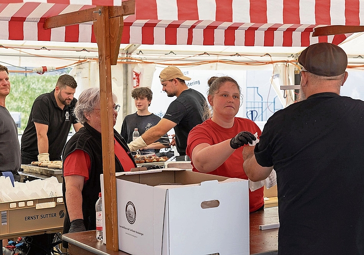 Die Verpflegung war für alle gratis. Die Verpflegung war für alle gratis.
