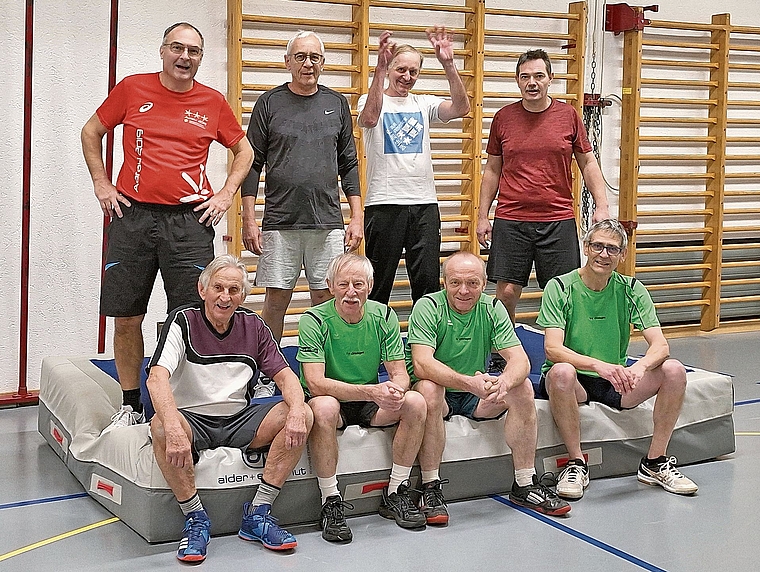 Die Männerriege des Sportvereins Oftringen lädt zum Mitturnen ein.Bild: Erich Hunziker
