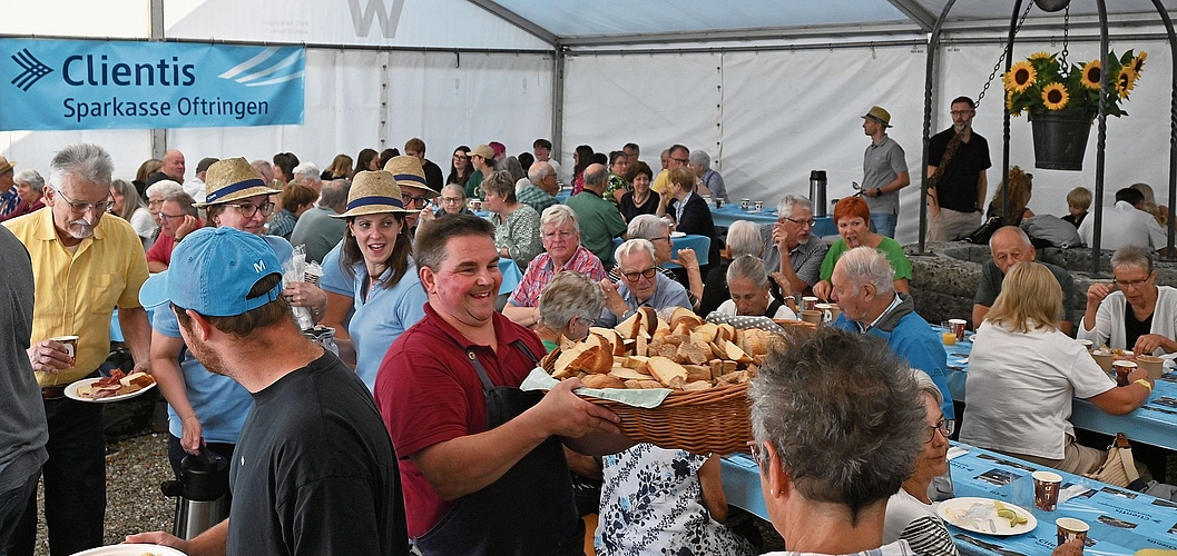 Rund 300 Gäste sorgten für einen neuen Besucherrekord beim Clientis-Zmorge.Bilder: thomas Fürst Rund 300 Gäste sorgten für einen neuen Besucherrekord beim Clientis-Zmorge.Bilder: thomas Fürst