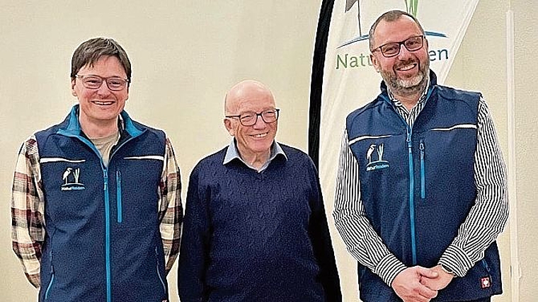 Präsident Markus Bieri, abtretender Kassier Heinz Haltiner und der neue Kassier Richard Bley (v.l.) Bild: ZVG
