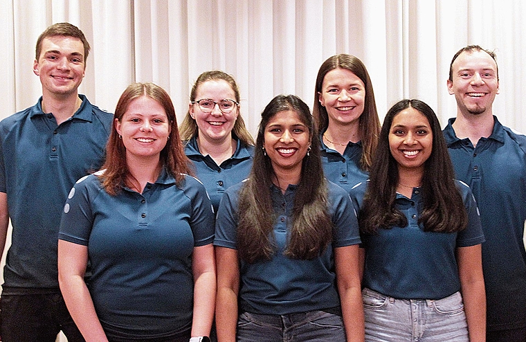Der Vorstand: Bastian Steiner (Technische Leitung), Corina Hirsiger (Präsidentin), Fabienne Lehmann (Medien), Niklas Siegrist (Finanzen), vorne: Muriel Frey (Aktuarin), Nidusha Thambypillai (Jugend), Nivitha Thambypillai (Anlässe).Bild: zvg