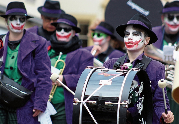 Die Zofinger Langnase sorgten mit fetziger Musik und einer rollenden Bar für Stimmung.Bilder; Rafael Hüssy