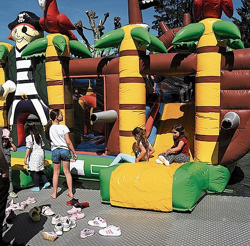 Die Hüpfburg lud die Kids dazu ein, sich zu bewegen.