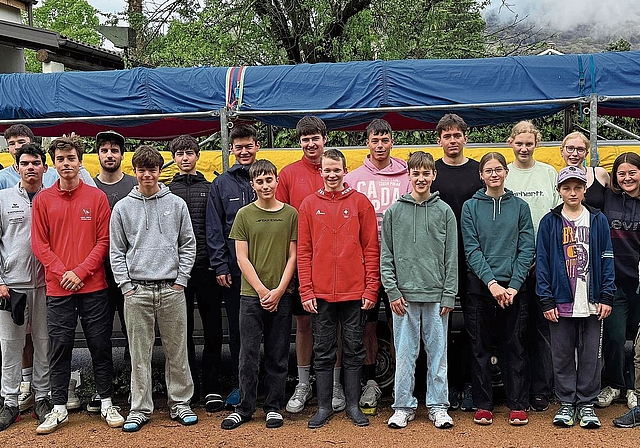 Während zehn Stunden sammeln rund 20 Juniorinnen und Junioren im Skiff, Doppelzweier und auf Ergometern möglichst viele Kilometer.Bild: zvg