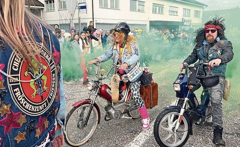 «Let›s rock!» - standesgemäss mit Rauch.