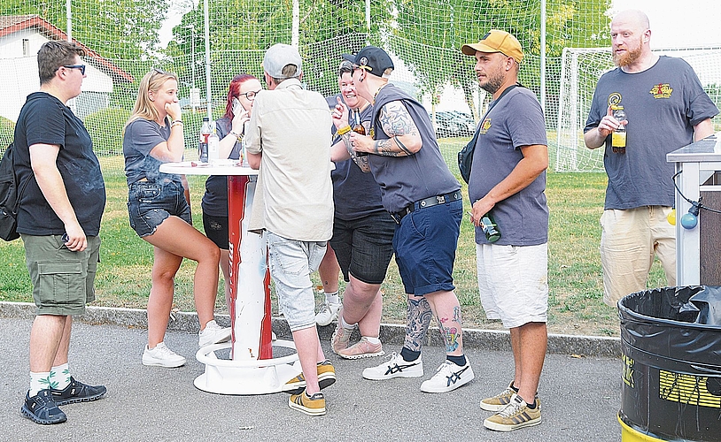 «Sträggelebrätscher» und Schützen: Kleine Pause vor dem grossen Anlass.