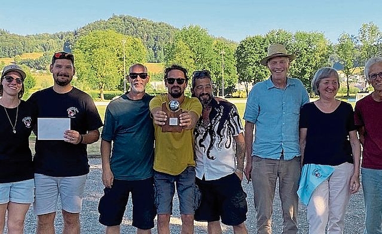 Die Gewinnerinnen und Gewinner (v.l.): Denise und Patrick Vogel, Silvain Mottaz, Quentin Riedlinger, Michel Schmutz, Paul Kurmann, Theresa Wagner und Urs Hofstetter.Bild: zvg