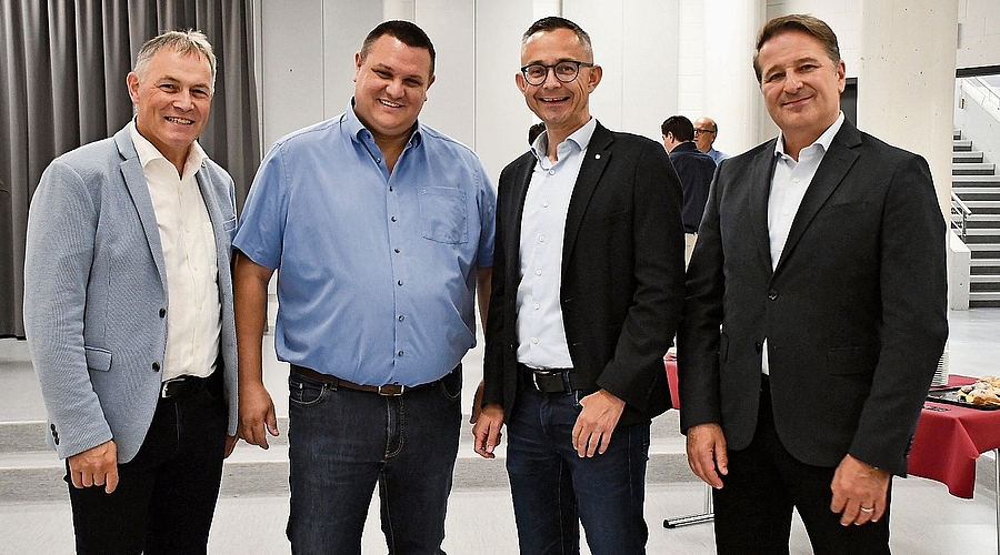 Stadtrat Lukas Fankhauser, Gerrit Künzel (Rektor Berufsschule Zofingen), Stadtpräsident André Kirchhofer und Kanti-Rektor Patrick Strössler (von links).Bilder: Janine Müller Stadtrat Lukas Fankhauser, Gerrit Künzel (Rektor Berufsschule Zofingen), Stadtpräsident André Kirchhofer und Kanti-Rektor Patrick Strössler (von links).Bilder: Janine Müller