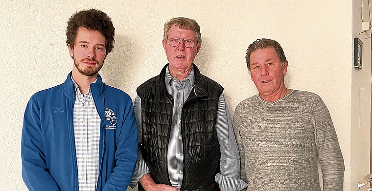 Die Erstplatzierten der Jahresmeisterschaft standen im Mittelpunkt (v.l.): Yannick Bauer, Gustav Hochuli und Werner Hochuli.Bild: René Wullschleger