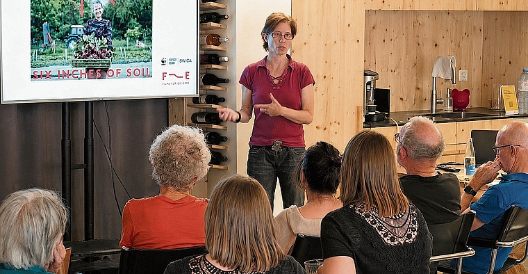 Von englischen Bauernhöfen in die Region: Nach der Vorführung von Six Inches of Soil wurde im Zofinger Zoffice über Landwirtschaft und Ernährung diskutiert.Bild: Lucio Baggio