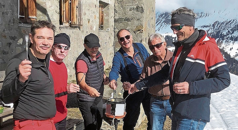 Das Outdoor-Fondue auf der Alp Stätz war eines der Highlights der Wintersportwoche.Bild: Mark Häberli