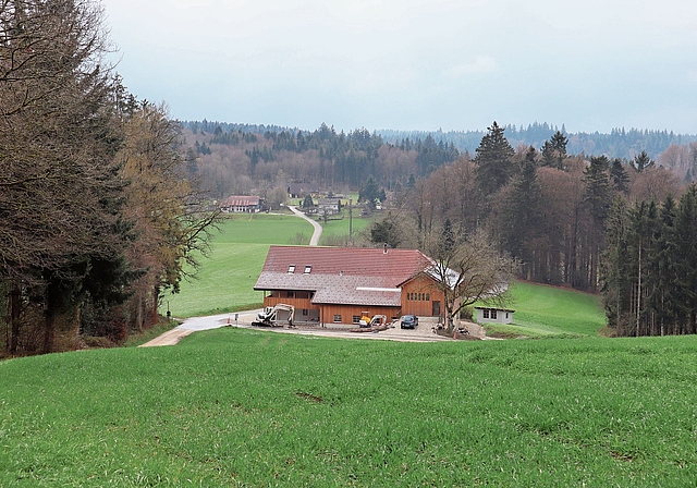 Blick über den Rottannenhof Richtung Nüchtern. Links der Strasse ist Uerkheim, rechts Mühlethal. Der Lindenpass ist verdeckt.Bilder: Christian Roth