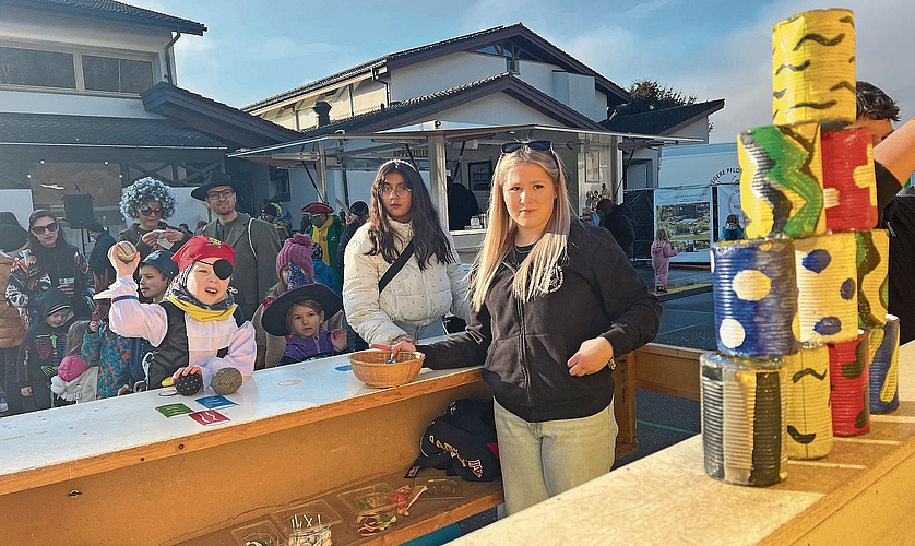 Geschick brauchte es beim Büchsenwerfen.