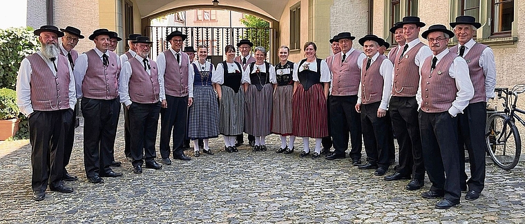 Der Jodlerklub Edelweiss Zofingen am eidgenössischen Jodlerfest in Basel.Bild: zvg