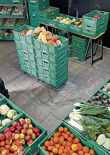 Bei der grossen Gemüselieferung am Samstag finden bis zu 100 Personen den Weg in die ChoschtBar.Bild: zvg Bei der grossen Gemüselieferung am Samstag finden bis zu 100 Personen den Weg in die ChoschtBar.Bild: zvg