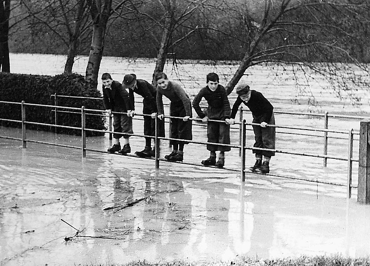 Überschwemmung an der Aare, 1944.Bild: Museum Aarburg