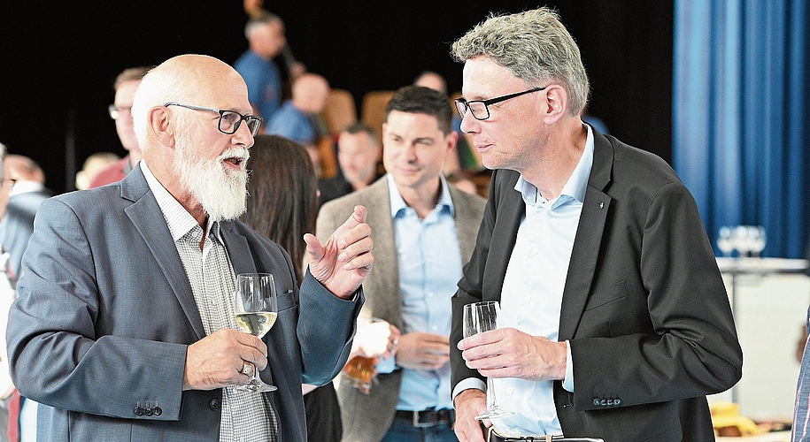 Brittnaus Gemeindeammann Kurt Iseli (links) im Gespräch mit Regierungsrat Dieter Egli.