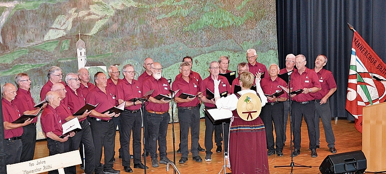 Der Männerchor Brittnau gestaltete unter der Leitung von Emma Stirnimann zwei Auftritte.Bild: zvg
