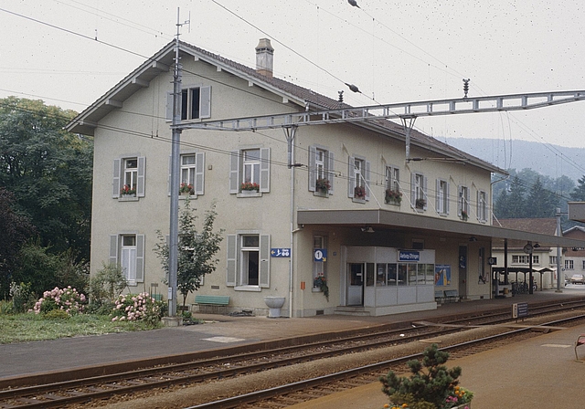 Bahnhof Aarburg-Oftringen, Datierung unbekannt.Bild: ETH-Bibliothek Zürich, Bildarchiv / Fotograf: Bärtschi, Hans-Peter / SIK_03-106394 / CC BY-SA 4.0