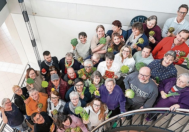 38 ehrenamtliche Helfende gehören aktuell zum Team der ChoschtBar. Bild: zvg