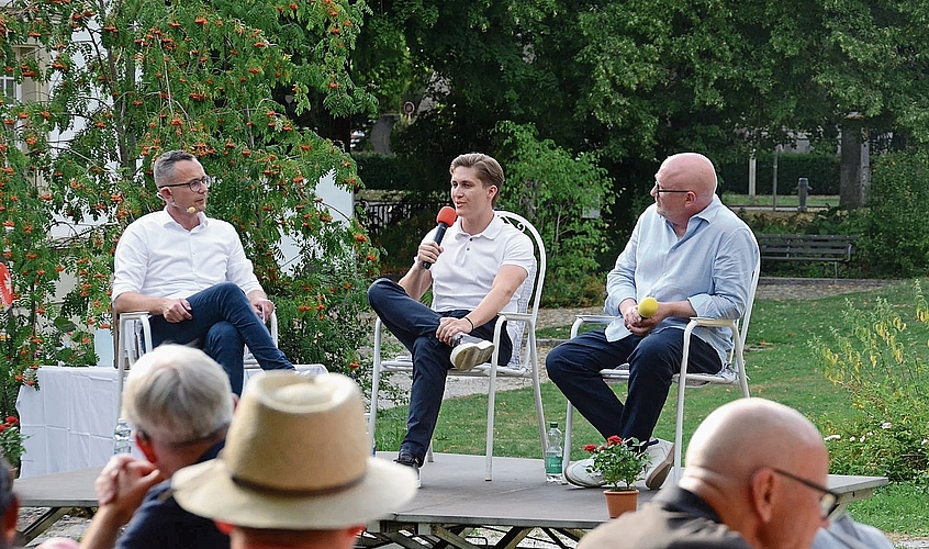 Stadtpräsident André Kirchhofer im Gespräch mit Jungunternehmer Brandon Nock und Heitere-Chef Christoph Bill (von links). Stadtpräsident André Kirchhofer im Gespräch mit Jungunternehmer Brandon Nock und Heitere-Chef Christoph Bill (von links).