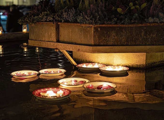 Ein Lichtermeer im Thutbrunnen.