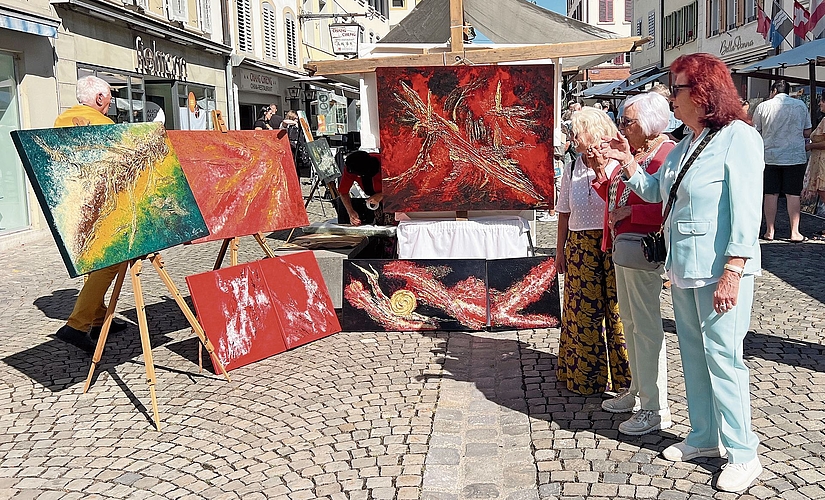 Bunt, kreativ und vielfältig: Der 28. Kunstmarkt war sehr gut besucht.Bilder: Kaspar Flückiger Bunt, kreativ und vielfältig: Der 28. Kunstmarkt war sehr gut besucht.Bilder: Kaspar Flückiger