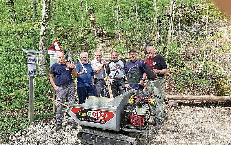 Die freiwilligen «Born-Ranger» mit (v.l.): Rolf Wullschleger, Hans Schürch, Kurt Hilfiker, Andy Flükiger, Bruno Muntwyler und Guido Vonäsch.Bild: Bruno Muntwyler