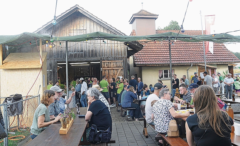 Die «Munihütte» (links) und das alte Spritzenhäuschen beherbergten die Infrastruktur.Bilder: Beat Wyttenbach