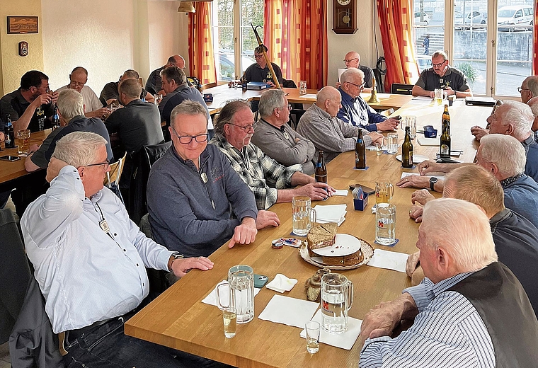 Geselliges Beisammensein stand im Zentrum des 33. Jahresbott der Schifferzunft.Bild: zvg