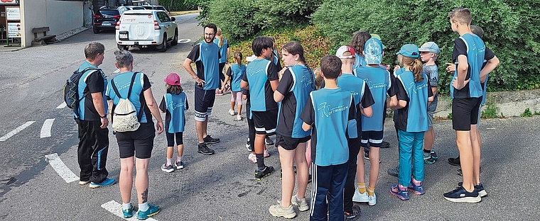 Vor dem Start wurden die Kinder instruiert.Bild: Anik Bracher