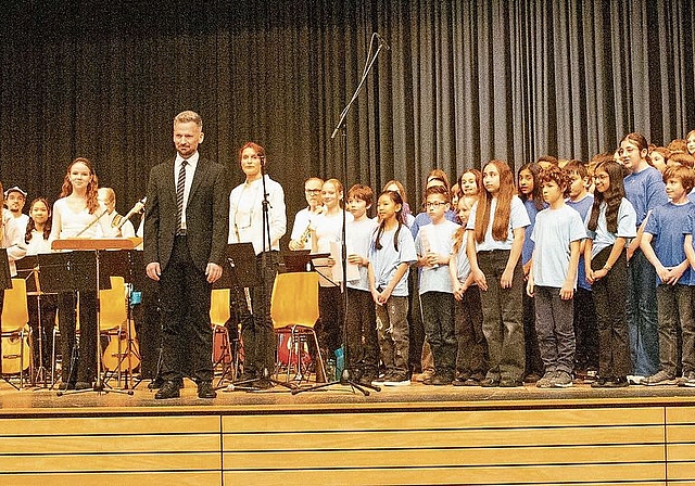 Die Atmosphäre in einem solchen Konzert ist für die Jugendlichen ein besonderes Erlebnis.Bild: Heinz Hug