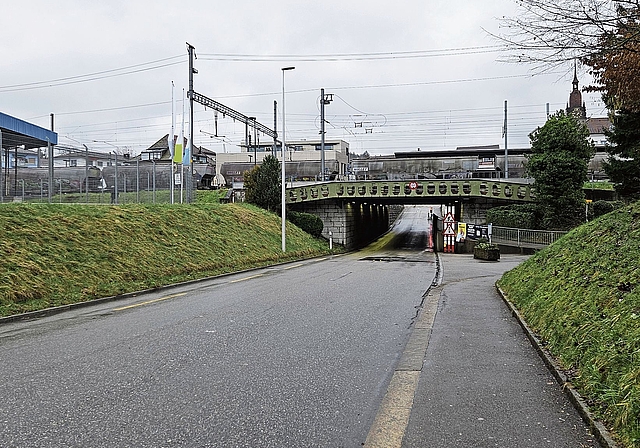 In diesem Bereich der Henzmannstrasse finden im Sommerhalbjahr 2026 Bauarbeiten statt. Dadurch muss die Fahrbahn Richtung Altstadt bis Oktober 2026 gesperrt werden.Bild: zvg