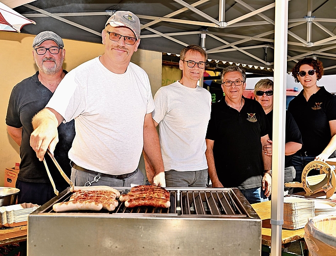 Der Feuerwehrverein sorgte für Speis und Trank.Bild: Habu Fotografie