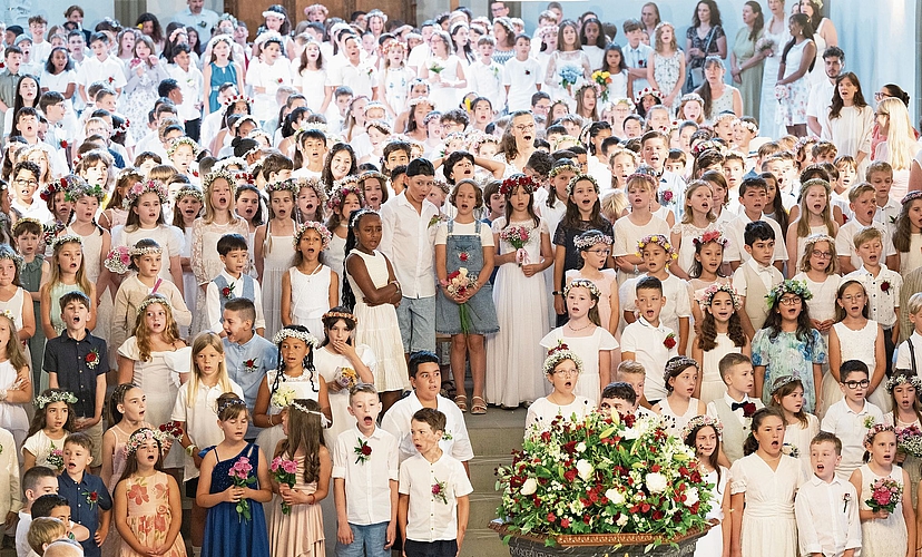 Hunderte Kinder singen aus vollen Kehlen an der Morgenfeier des Zofinger Kinderfestes.Bild: ALEX SPICHALE Hunderte Kinder singen aus vollen Kehlen an der Morgenfeier des Zofinger Kinderfestes.Bild: ALEX SPICHALE