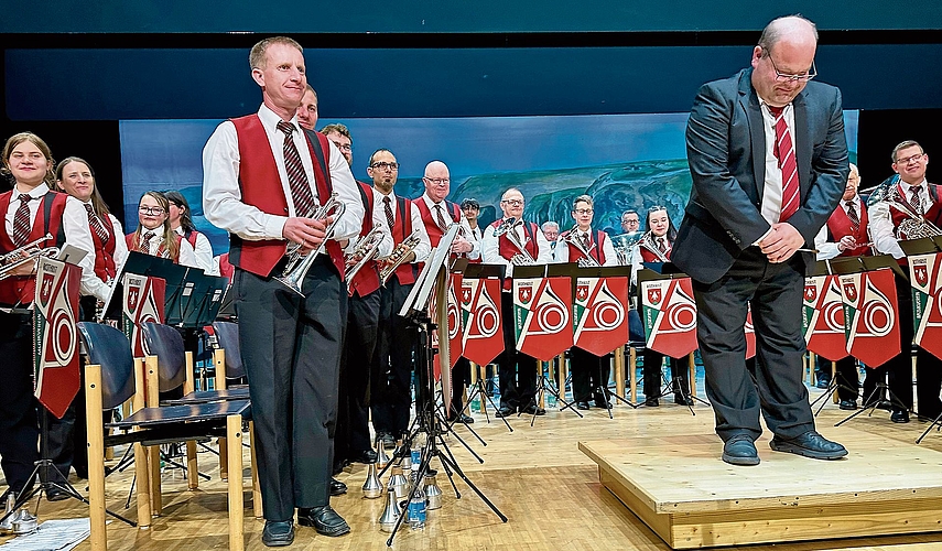 Peter Streit und die MV Rothrist begeisterten das Publikum. Peter Streit und die MV Rothrist begeisterten das Publikum.