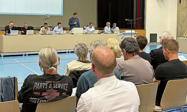 Neben den ordentlichen Geschäften sorgten zwei Prüfungsanträge für Diskussionen.Bild: lea Fabian
