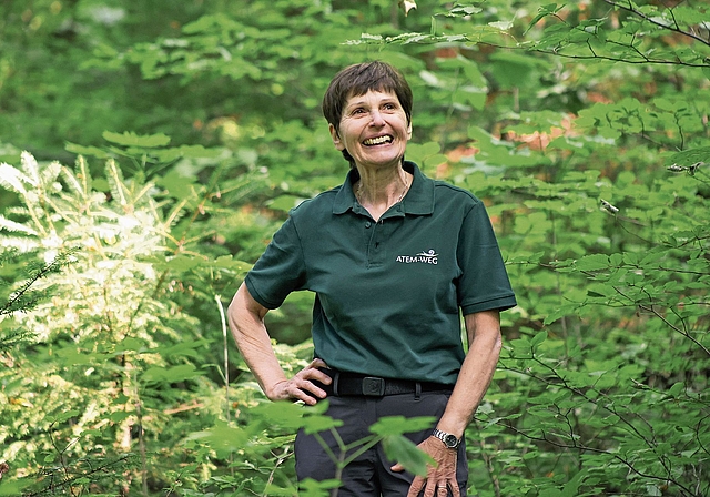 Im Wald ist Lisbeth Bloch in ihrem Element.Bild: Gabriela Studer