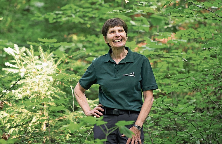 Im Wald ist Lisbeth Bloch in ihrem Element.Bild: Gabriela Studer