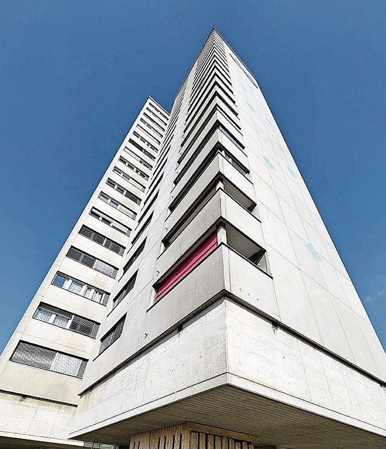 Das EO-Hochhaus ist eine Landmarke im Wiggertal. Archivbild: Janine Müller