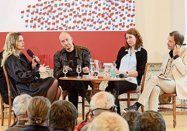 Podiumsdiskussion mit v.l. Klára Vlasáková, Ondřej Cikán, Alice Horáčková undModerator Philipp Zahnt.Bilder: André Albrecht