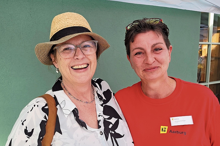 Silvia Wilhelm, Bereichsleiterin Personal Stadt Aarburg (links), und Christine Zollinger, Betriebsleiterin Schwimmbad Aarburg. Silvia Wilhelm, Bereichsleiterin Personal Stadt Aarburg (links), und Christine Zollinger, Betriebsleiterin Schwimmbad Aarburg.