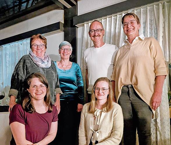 Der neue Vorstand des Samaritervereins Fulenbach (hinten von links): Susanne Bhend (Beisitzerin), Manuela Siegenthaler (Vizepräsidentin), Hans-Peter Aebi (Präsident), Birgit Rauber (Kursleiterin). Vorne: Ramona Wehrli (Kassierin) und Géraldine Roth-Leclerc (neu, Aktuarin).Bilder: zvg