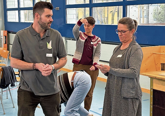 Die Teilnehmenden spielten, tanzten und sangen beim Workshop.Bild: Roland Brauchli