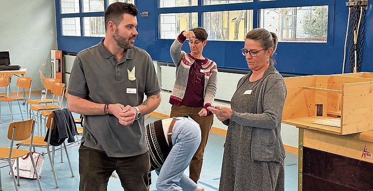 Die Teilnehmenden spielten, tanzten und sangen beim Workshop.Bild: Roland Brauchli