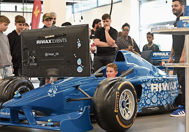 Der Formel-1-Simulator stand bei den Kindern und Jugendlichen hoch im Kurs.